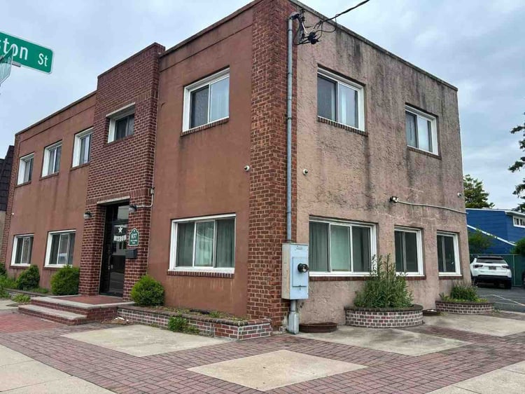 长岛39出口Westbury 临街店面4000/月
