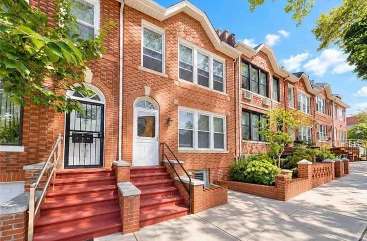 Bayridge 1大道70街2️⃣家庭砖屋➕4️⃣个停车位