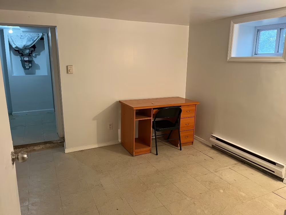 🏠 法拉盛有窗地下室单房出租｜45 Ave & 171 St 附近