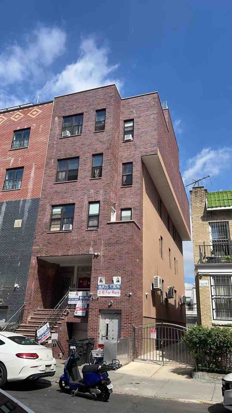 Brooklyn 59街 商业店铺出租📍 地址：865 59th St, Brooklyn, NY  店铺
