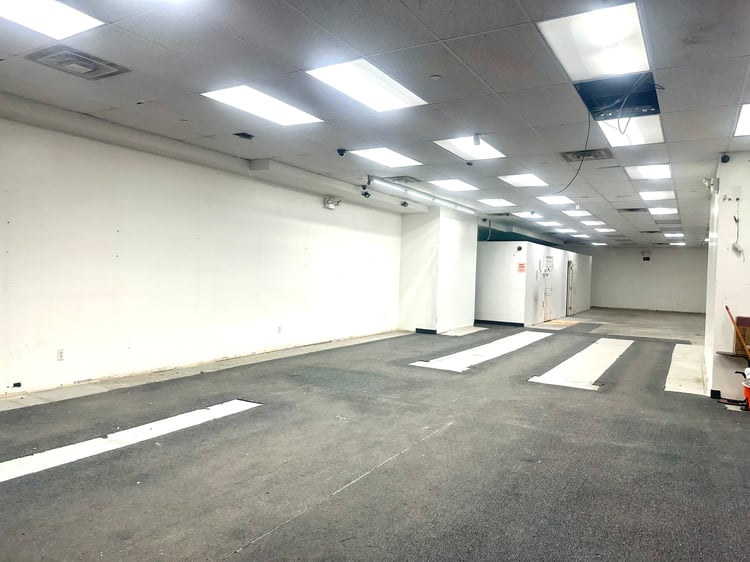 出租法拉盛和贝赛商业店面，1080尺，2300尺，4000尺等
